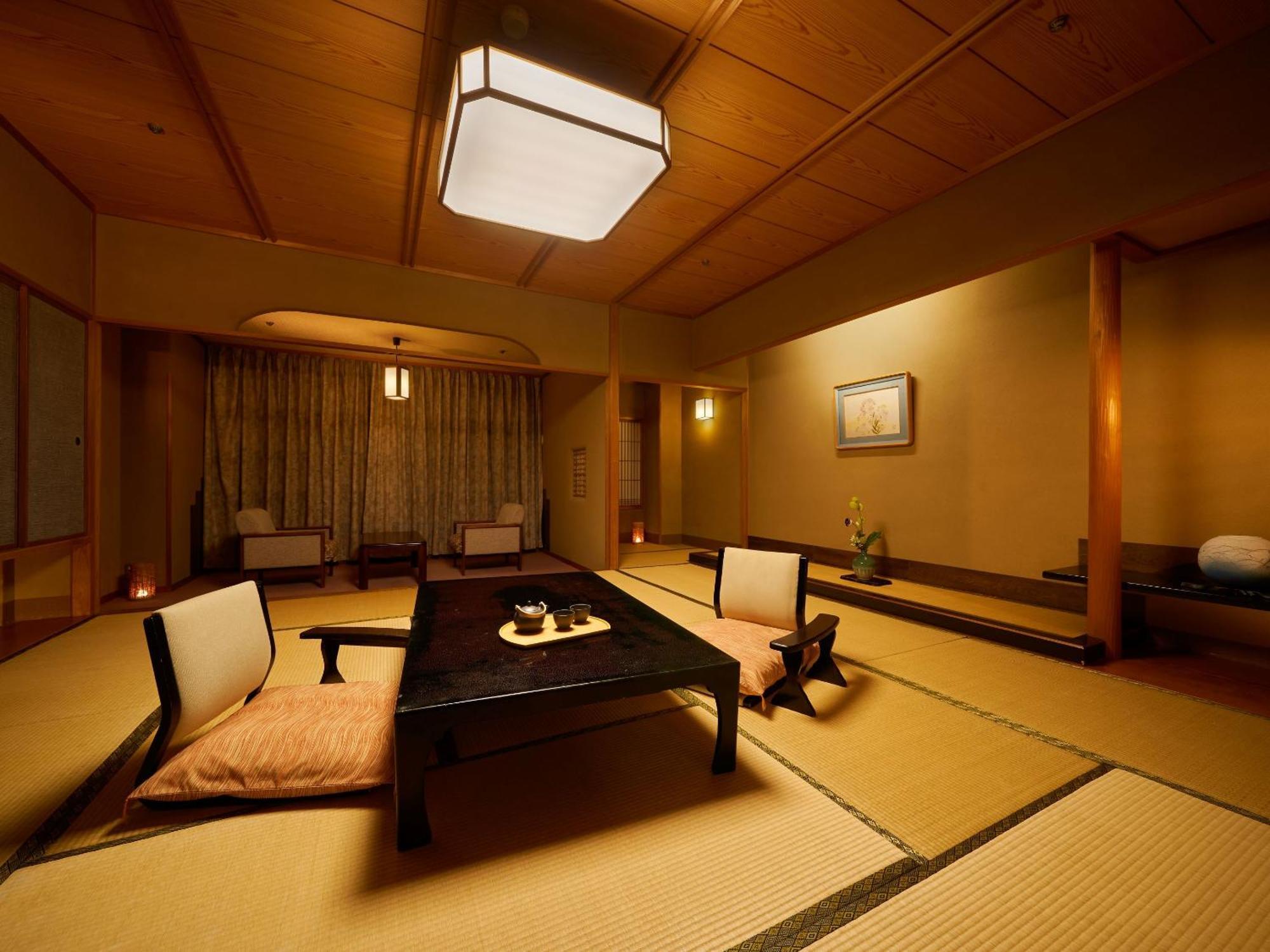 Ooedo Onsen Monogatari Premium Saiki Bekkan Misasa Номер фото