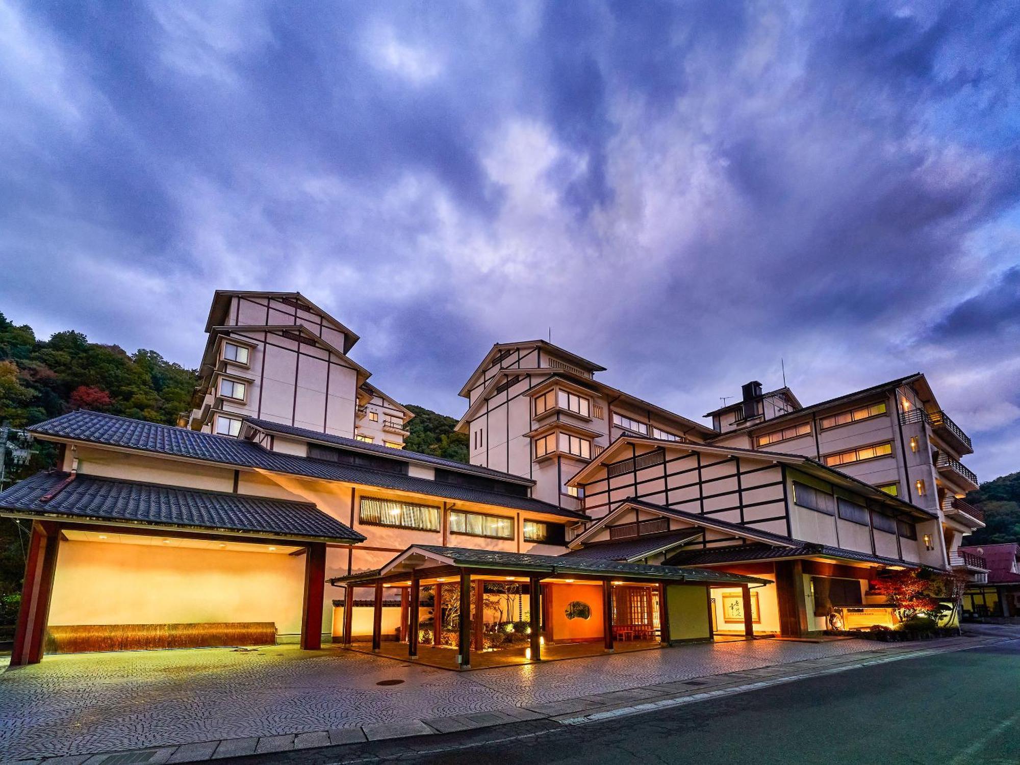 Ooedo Onsen Monogatari Premium Saiki Bekkan Misasa Экстерьер фото